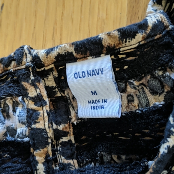 Old navy cheetah print blouse - Picture 4 of 5